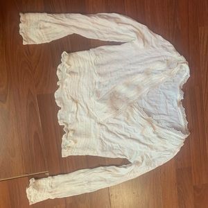 V-neck white cropped long sleeve